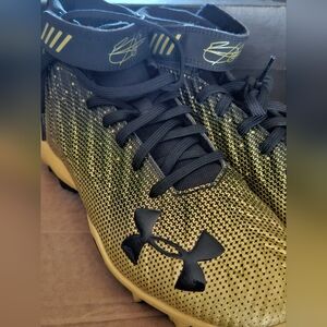 Under Armour Ua Men's Harper 2 Rm Baseball Cleat Shoes Black / Gold